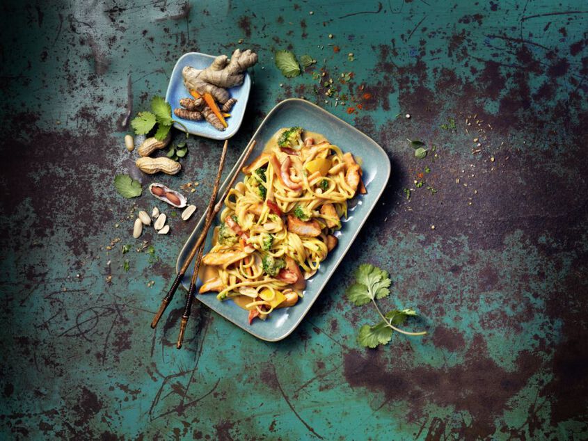 Asia-Pfanne mit Erdnusssauce - Pfannengerichte | Bofrost