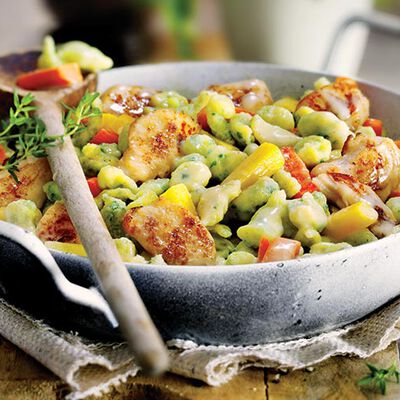 Specialit&agrave; in Padella - Po&ecirc;l&eacute;e color&eacute;e de sp&auml;tzle