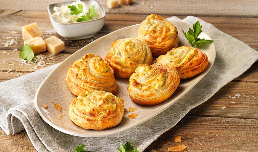 Snack di Pasta Sfoglia - Mini K&auml;seschnecken