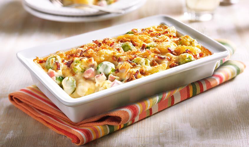 Specialit&agrave; in Padella - Gratin de choux de Bruxelles et viande Kassler