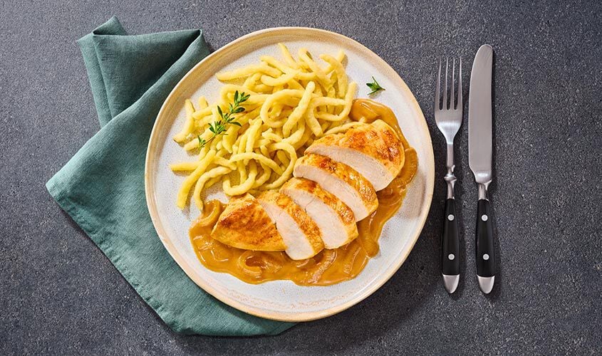 Piatti Gourmet - Poulet à l'oignon et spätzli