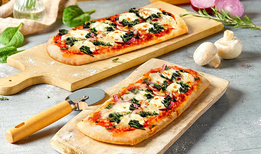 Pizzas - Pizza alla Pala Spinaci, Cipolla Rossa e Mascarpone
