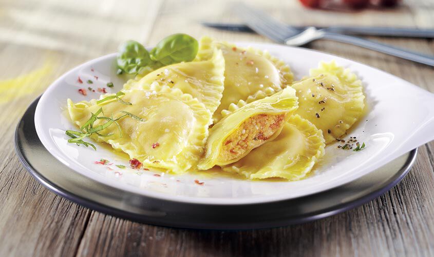 Pasta - Mezzelune pomodoro e Mozzarella