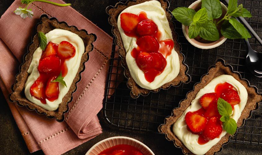 Frischkäse-Glacetarte mit Erdbeeren