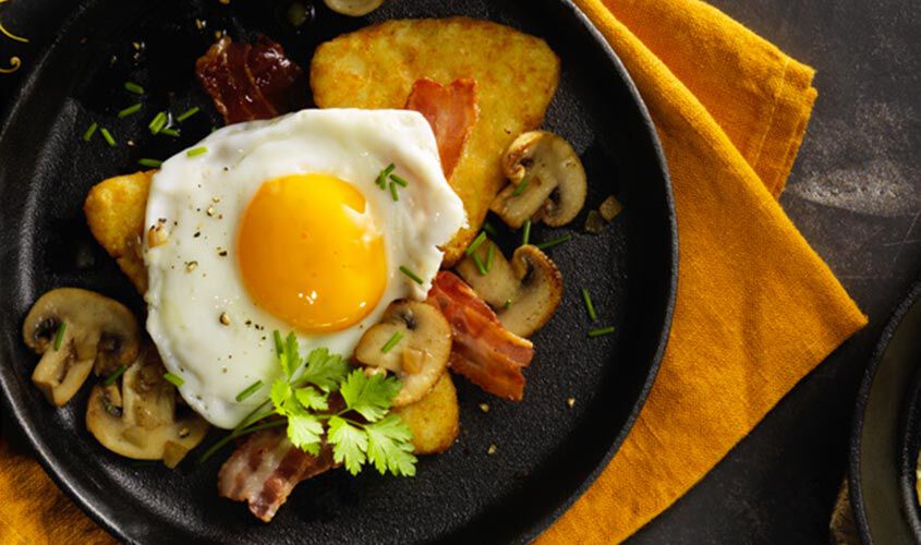 OEuf miroir et trempette au cheddar et au maïs