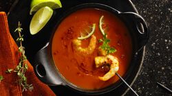 Soupe au poivron et crevettes